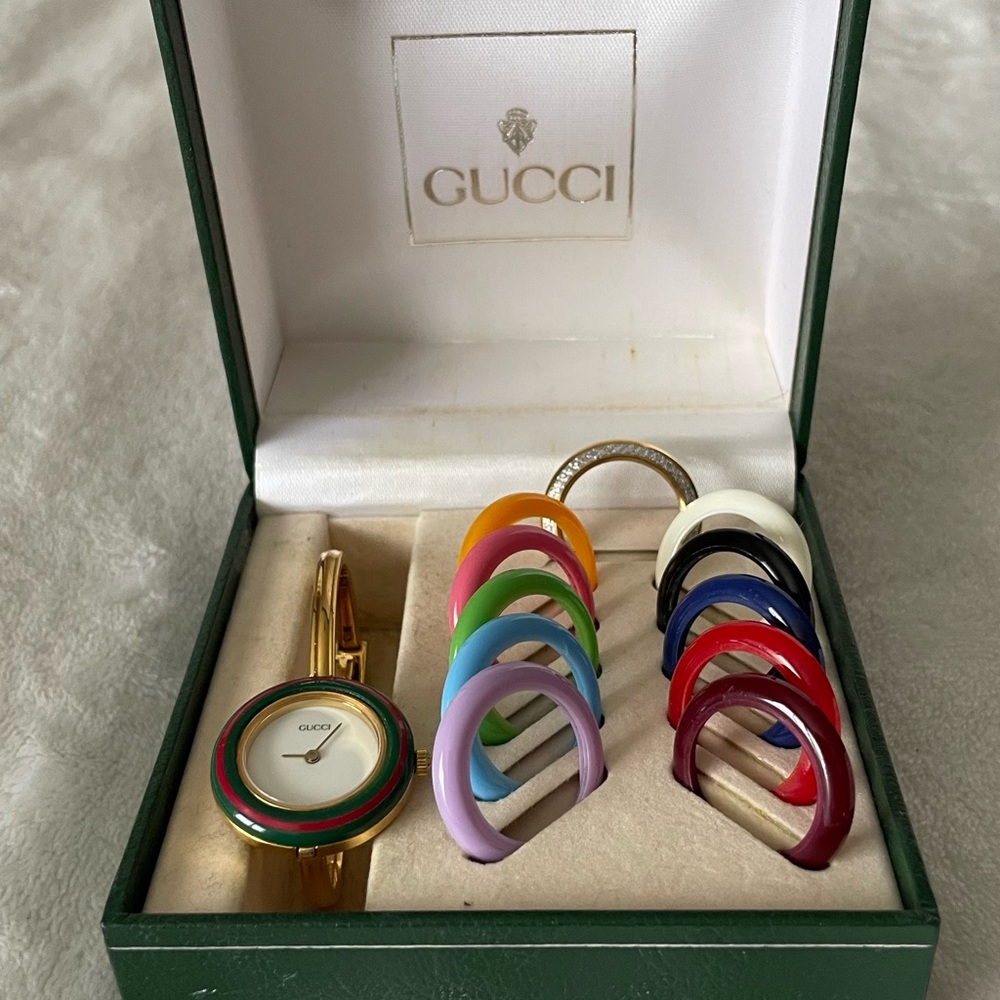 Gucci Vintage 11/12.2 “Change Bezel” Watch Set with Rare Diamond Cut Bezel